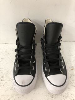 CONVERSE HIGH TOP ALL-STAR TRAINERS SIZE: 4.5