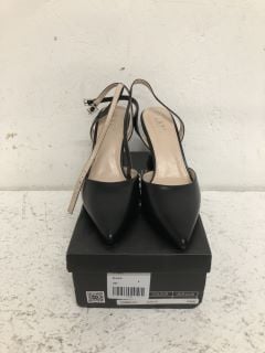 RAID LONDON CARMELLO HEELS SIZE: 6