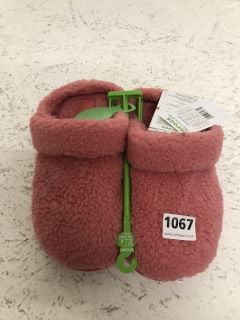 CROCS CLASSIC COZY SLIPPER SIZE: M4/W5