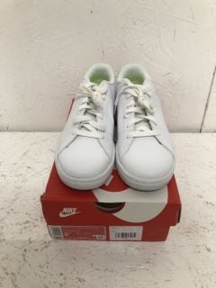 NIKE COURT ROYALE 2 NN SIZE: 6