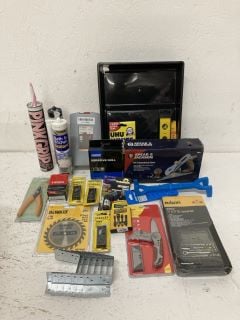 QTY OF ITEMS INC AMTECH 2-IN-1 TRADESMAN KNIFE (18+ ID REQUIRED)