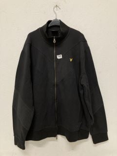 LYLE AND SCOTT CHEVRON ZIP THROUGH TRACK JACKET SIZE: 2XL