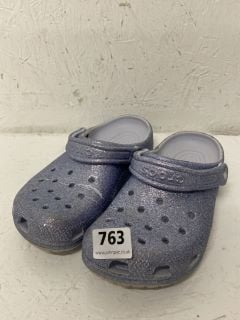 CROCS UNISEX'S CLASSIC GLITTER CLOG SIZE: 4