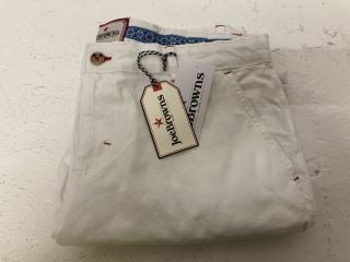 JOE BROWNS WHITE SHORTS SIZE: 38R