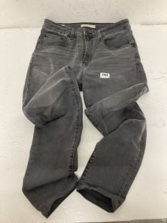 LEVIS HIGH RISE SKINNY JEANS SIZE: 30