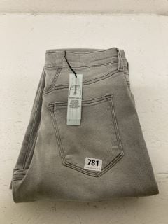 RIVER ISLAND DENIM SPECIALIST JEANS SIZE: 16R