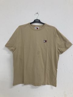 TOMMY JEANS T-SHIRT SIZE: XL