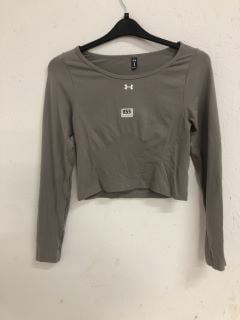 UNDER ARMOUR WOMENS SPORTS SHIRT SIZE: M