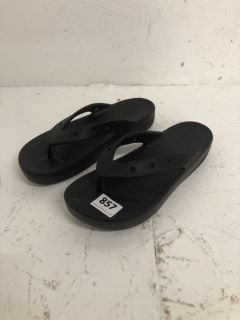 CROCS FLIP-FLOPS SIZE: 9