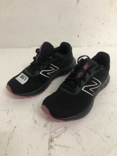 NEW BALANCE 520 WOMENS TRAINERS SIZE: 4