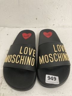 LOVE MOSCHINO SLIDES SIZE: 7