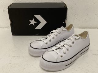 WHITE LEATHER CONVERSE UK SIZE 8