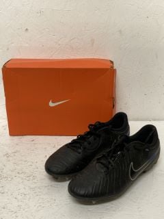 NIKE LEGEND ACADEMY SG-PRO AC FOOTBALL BOOTS SIZE: 10