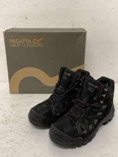 REGATTA BURRELL II WATERPROOF + BREATHABLE SIZE: 8