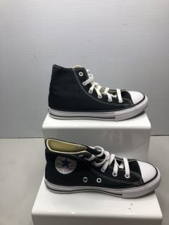 CONVERSE YOUTH TRAINERS UK SIZE 12.5