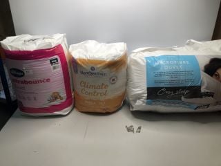 3 X BEDDING ITEMS INC ULTRABOUNCE DUVET