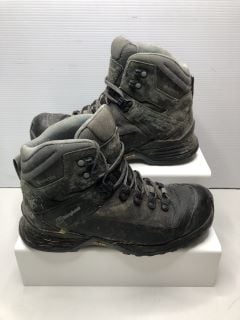 BERGHAUS STORM TREK GORE TEX BOOTS UK SIZE 7