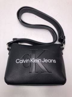 CALVIN KLEIN JEANS WOMENS SHOULDER BAG