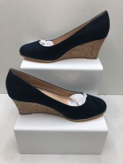 WOMENS VERY HEELS UK SIZE 5E