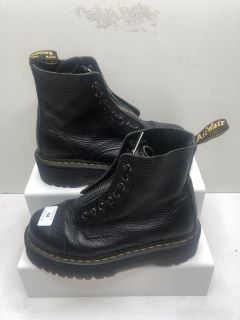 DR AIR MARTENS BLACK BOOTS UK SIZE 5