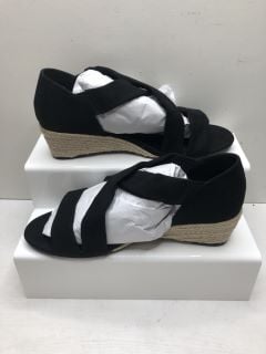 VERY WOMENS HEELED SANDALS IN BLACK UK SIZE 8EE