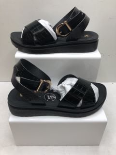 VERY COMFORT WOMENS BLACK SANDALS UK SIZE 4E