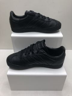 ADIDAS GAZELLE C UNISEX TRAINERS UK SIZE 2