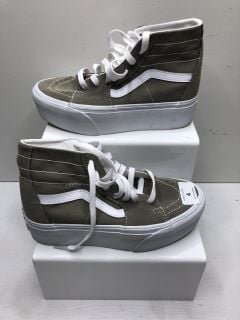 VANS TRAINERS UK SIZE 3