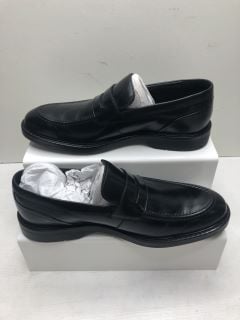 CLARKS ALDWIN STEP SHOES IN BLACK LEATHER UK SIZE 8