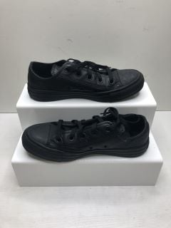 CONVERSE BLACK UNISEX TRAINERS UK SIZE 4