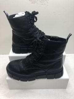 HUSH PUPPIES WOMEN BLACK BOOTS UK SIZE 6