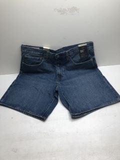 LEVIS DENIM SHORTS UK SIZE W34