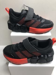 STAR WARS TRAINERS UK SIZE 4