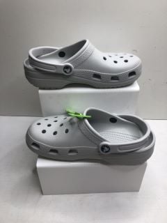 PAIR OF GREY CROCS UK SIZE M4/W5