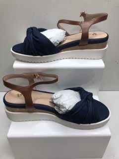 WOMENS BLUE SANDALS UK SIZE 4