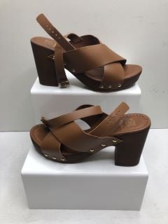 WOMENS DUNE LONDON BROWN HEELED SHOES UK SIZE 4