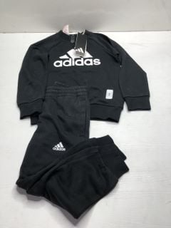 ADIDAS TRACKSUIT 4-5Y