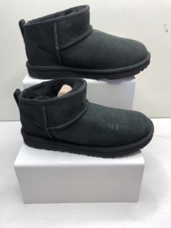 UGG KIDS CLASSIC ULTRA MINI UK 2