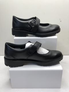 CLARKS LOXHAM WALK BLACK LEATHER SIZE UK 5.5