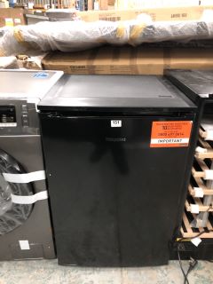 HOTPOINT UNDERCOUNTER FREEZER MODEL NO: H55ZM 1120 B