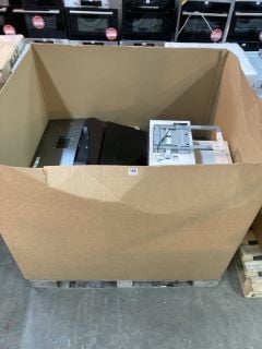 PALLET OF MONITORS & DESKTOP COMPUTERS (SMASHED, SALVAGE, SPARES)