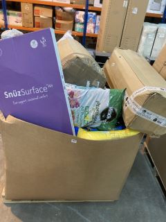 PALLET OF ITEMS INC SNUZ SURFACE AIR & FLOOR RUG