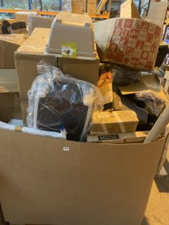 PALLET OF ITEMS INC CAT BOX & RADIATOR COVER