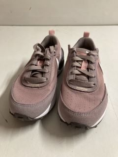 NIKE KIDS TRAINERS UK SIZE 12