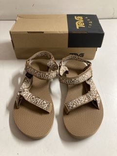 WOMEN TEVA ORIGINAL UNIVERSAL SANDALS SIZE - UK 7