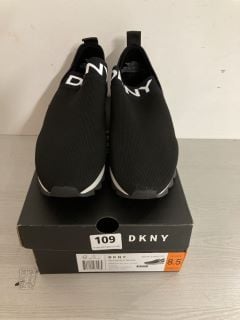 PAIR OF DKNY ASHTON SLIP ON TRAINERS - SIZE US8.5