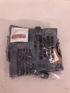 PAIR OF MAJOR LEAGUES MID RISE CUFFED JEANS - SIZE 26 - RRP £118