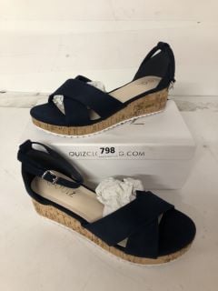 QUIZCLOTHING NAVY PLATFORM SANDALS IN SIZE UK 6