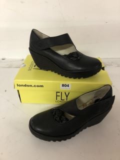 FLY LONDON MOUSSE IN BLACK YASI682FLY IN UK SIZE 6