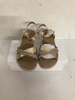 QUIZCLOTHING GOLD SANDALS WITH ANKLE STRA5P UK SIZE